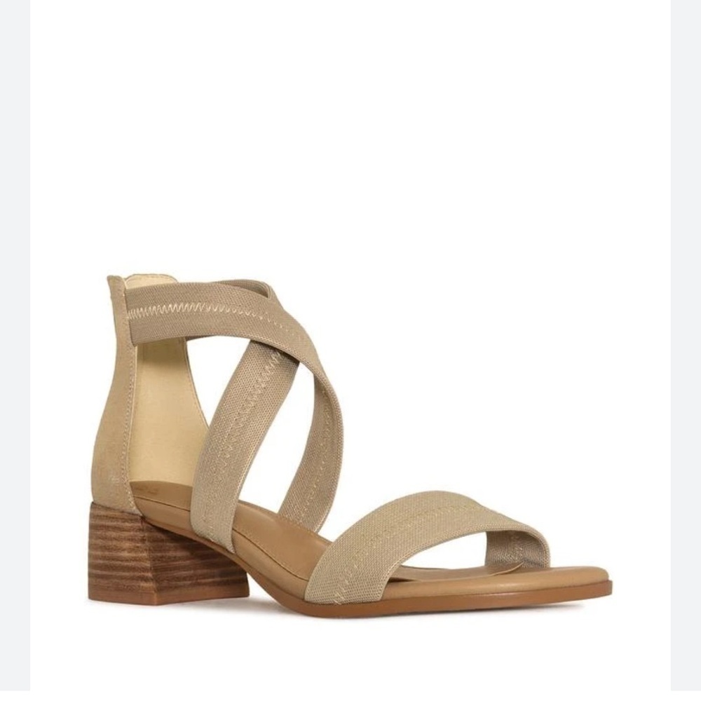Elegant Tan and Gold Donald Pliner Strappy Block Heel Sandals-Size 8 NWT